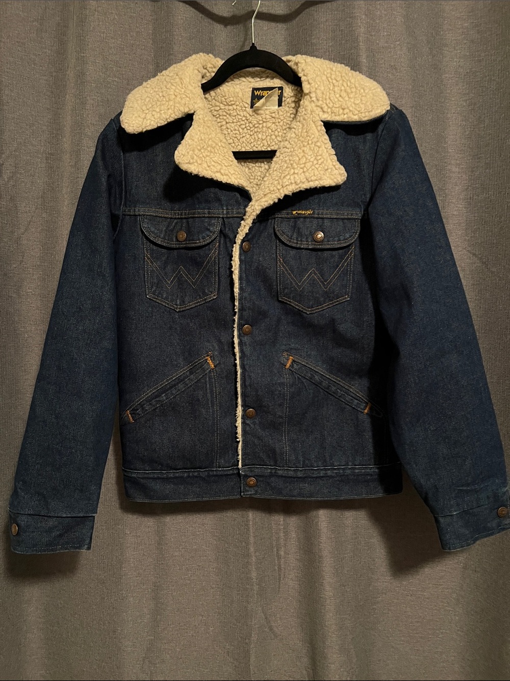 Wrangler Dark Blue Denim Sherpa-Lined Jacket with Cream Collar